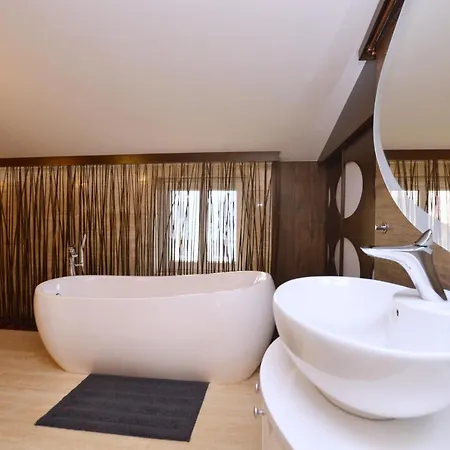 Apartmán Chic & Stylish Victus Near The In By Renters *