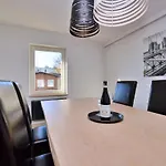아파트 Chic & Stylish Victus Near The In By Renters *