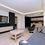 Chic & Stylish Victus Near The In By Renters * 소포트