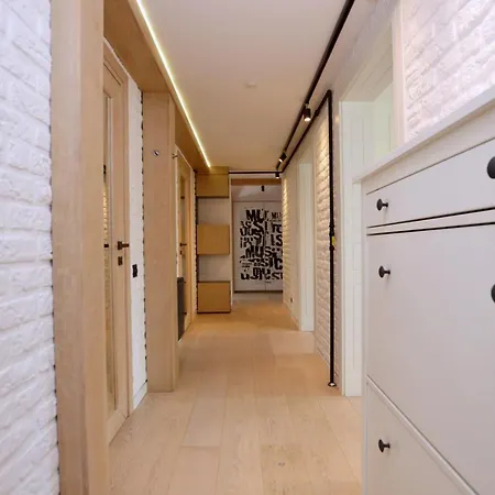 Victus Apartamenty, Aura *